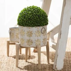 SULLIVANS White and Gold Flower Burst Metal Planter on Stand (Set of 3) -VIGOR Plants Shop white and gold patterned sullivans plant pots met1880 4f 1000